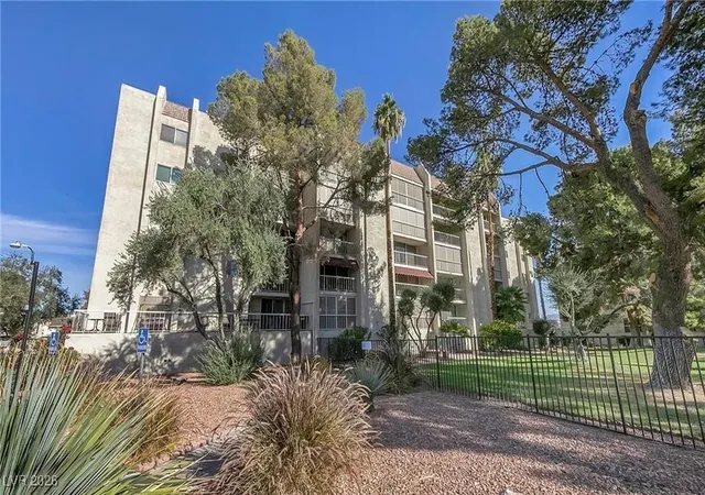 730-s-royal-crst-cir-444-las-vegas-nv-89169/hzid_222d572b