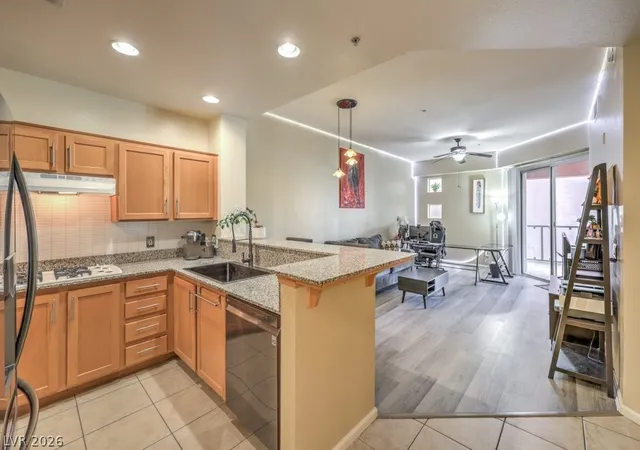 43-e-agate-ave-301-las-vegas-nv-89123/hzid_bb17ad3e