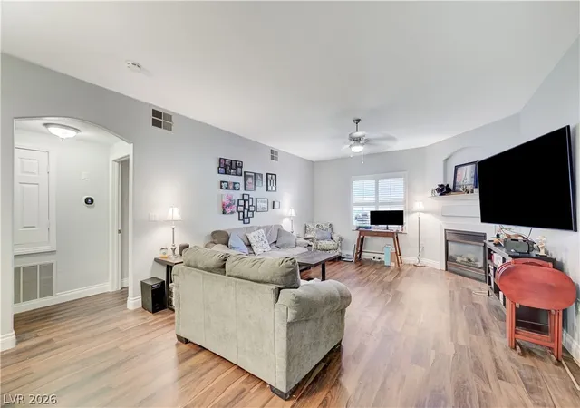 3917-lazy-pine-st-102-las-vegas-nv-89108/hzid_e4660282
