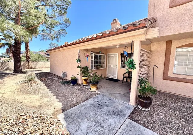 1600-n-torrey-pines-dr-101-las-vegas-nv-89108/hzid_9b4d7978