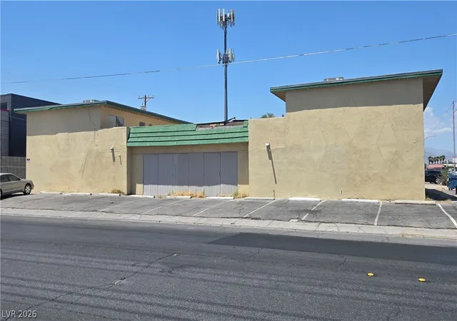 2405-mccarran-st-north-las-vegas-nv-89030/hzid_b3de143d