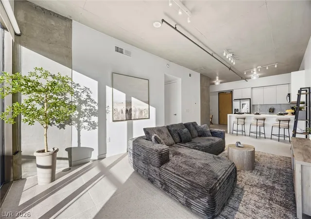 353-e-bonneville-ave-421-las-vegas-nv-89101/hzid_6e23aaa6