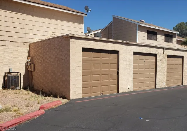5156-gray-ln-a-las-vegas-nv-89119/hzid_09626947