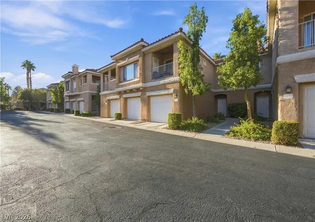 251-s-green-valley-pkwy-2212-henderson-nv-89012/hzid_95b4736a