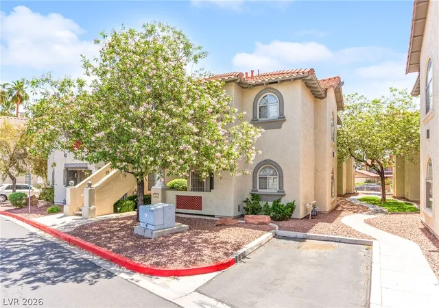 6832-elm-crk-dr-204-las-vegas-nv-89108/hzid_b4382cf0