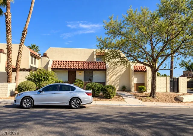 2200-venus-ave-b-north-las-vegas-nv-89030/hzid_4a19924d