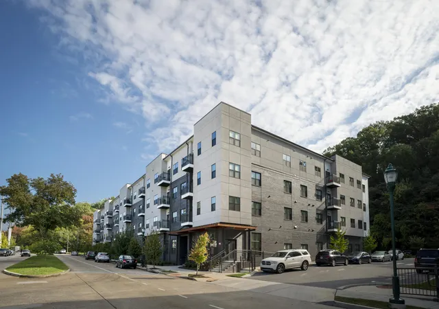 782-riverfront-pkwy-123-chattanooga-tn-37402/hzid_a4aa582d