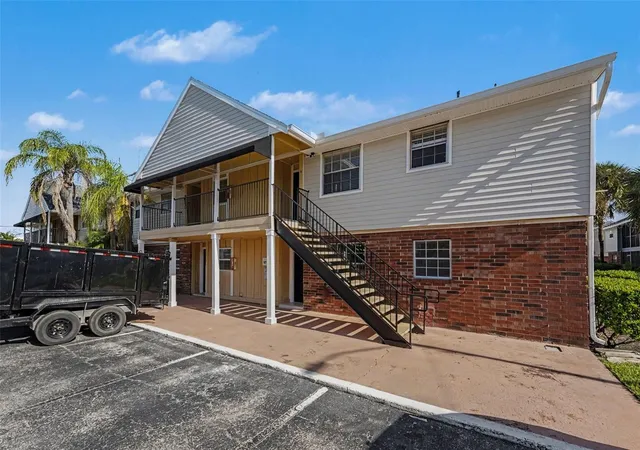 200-countryclub-dr-1205-largo-fl-33771/hzid_d3ea2871