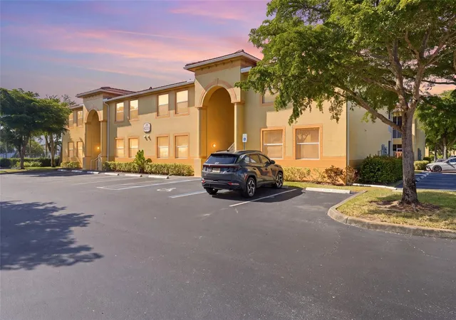 4259-bellasol-cir-2013-fort-myers-fl-33916/hzid_9e6959a5