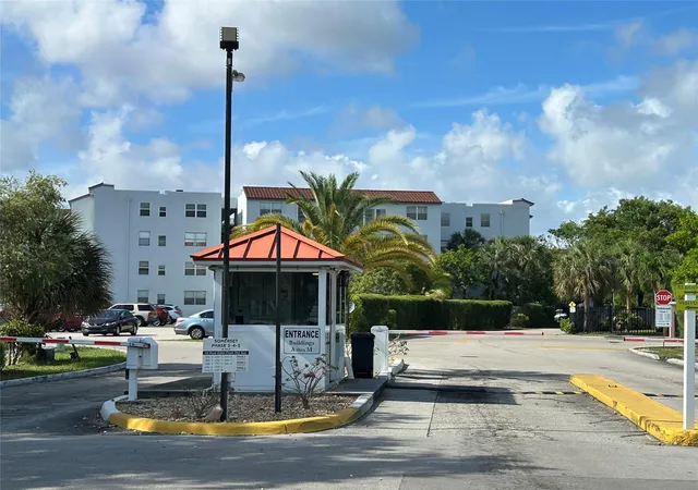 2800-somerset-dr-109j-lauderdale-lakes-fl-33311/hzid_e91a0fab