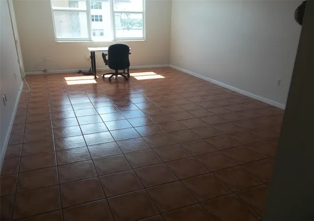 1893-s-ocean-dr-302-hallandale-beach-fl-33009/hzid_910e6e74