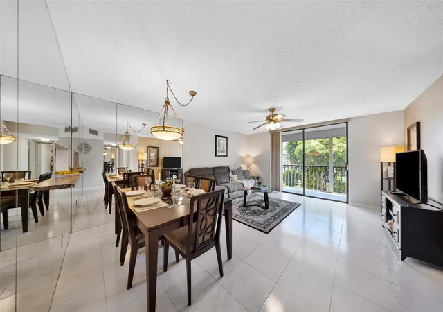 5250-las-verdes-cir-317-delray-beach-fl-33484/hzid_4ae9318f