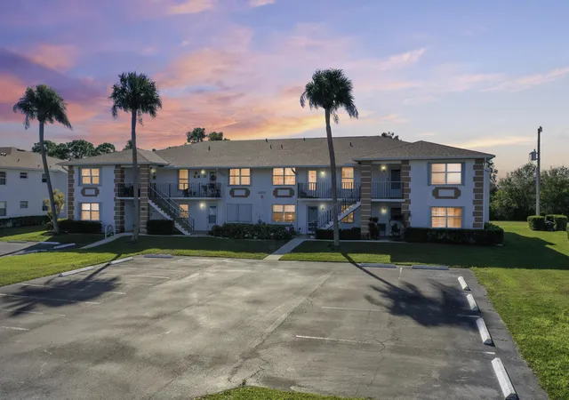 1203-s-lakes-end-dr-e-2-fort-pierce-fl-34982/hzid_8bcf9f64