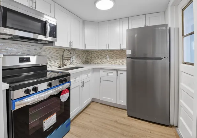 2213-ne-1st-court-204-boynton-beach-fl-33435/hzid_7d04c96d