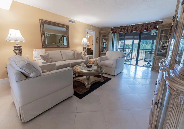 5390-woodland-lakes-dr-201-palm-beach-gardens-fl-33418/hzid_aca0b900