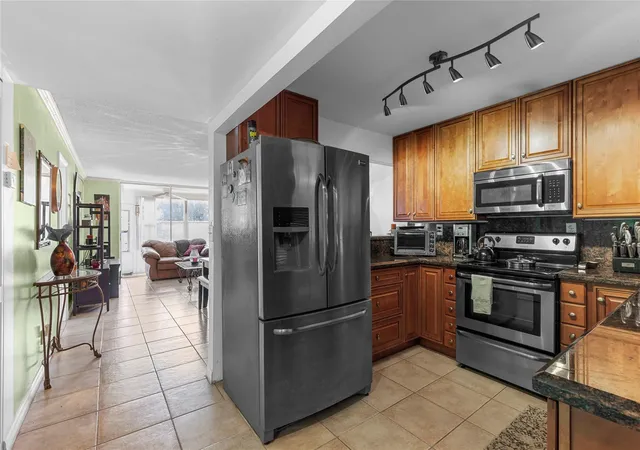 9350-sunrise-lakes-blvd-101-sunrise-fl-33322/hzid_e61a0cb2