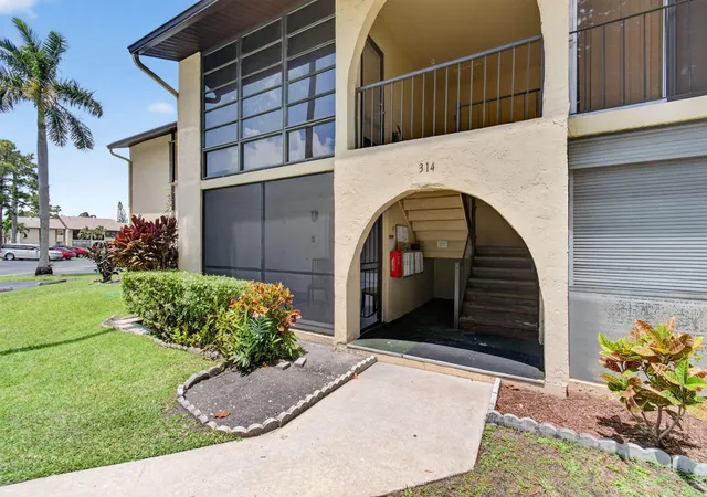 314-pine-ridge-cir-a1-greenacres-fl-33463/hzid_c56872cc