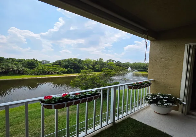 1560-se-hampshire-way-204-stuart-fl-34994/hzid_fff29cbd