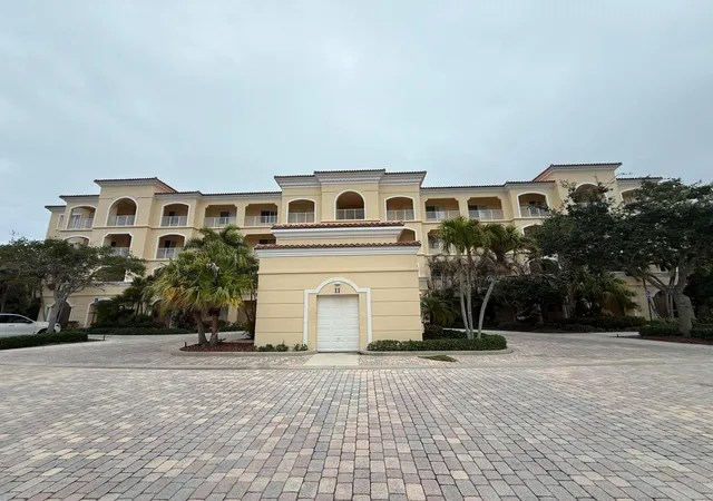 11-w-harbour-isle-dr-105-fort-pierce-fl-34949/hzid_9a137946