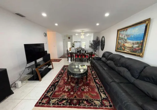 4706-nw-36th-street-605-lauderdale-lakes-fl-33319/hzid_6c37223e
