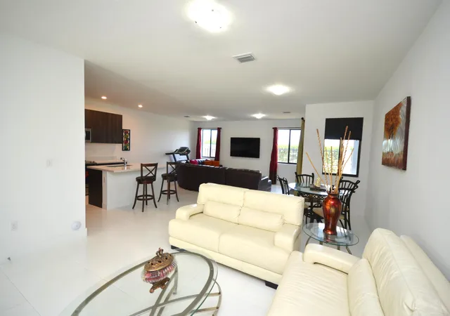 15743-sw-136th-terrace-miami-fl-33196/hzid_aacc0673