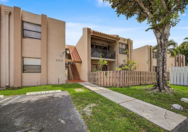 240-w-park-dr-201-4-miami-fl-33172/hzid_7b86950f