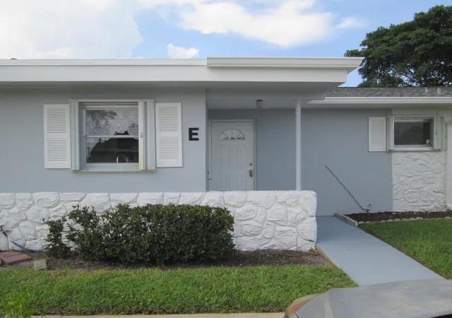 2611-w-barkley-dr-e-west-palm-beach-fl-33415/hzid_756db690