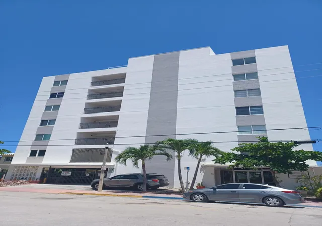 8001-n-crespi-blvd-2c-miami-beach-fl-33141/hzid_9bfa866d