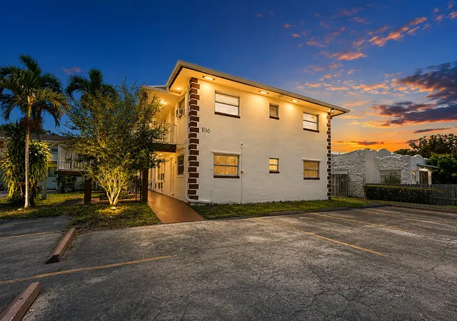 1816-mckinley-st-7-hollywood-fl-33020/hzid_c3bb3fc5