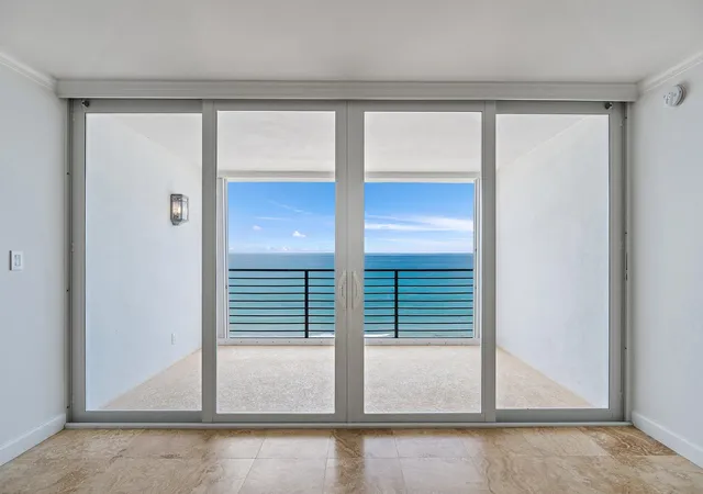 900-ocean-dr-705-juno-beach-fl-33408/hzid_2f4926ed