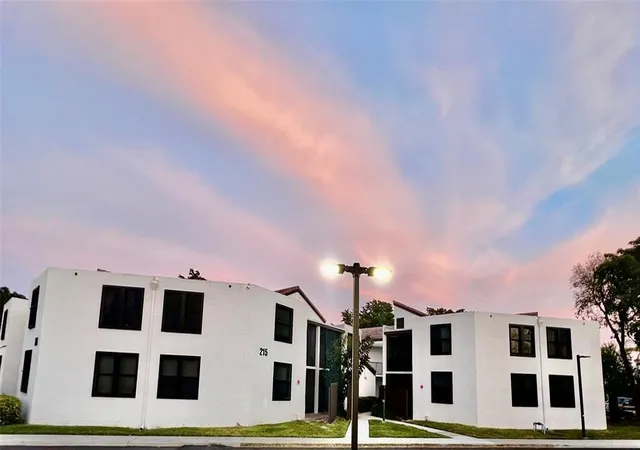 212-lake-pointe-dr-313-oakland-park-fl-33309/hzid_2f98c919