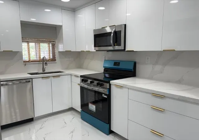 700-s-hollybrook-dr-207-pembroke-pines-fl-33025/hzid_1b105221