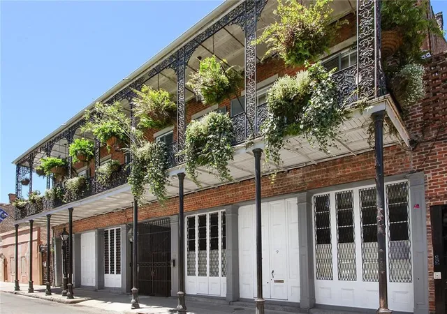 921-chartres-st-7-new-orleans-la-70116/hzid_c5aaeaaa