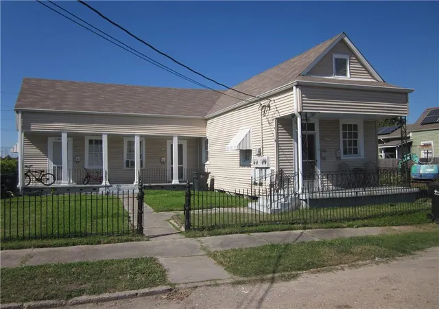 2424-mistletoe-st-new-orleans-la-70118/hzid_edcc9443
