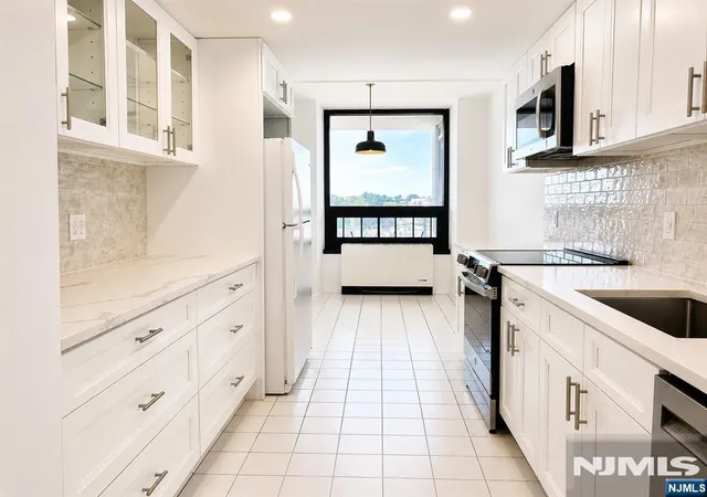 800-palisade-ave-704-fort-lee-nj-07024/hzid_ffa5e5cf