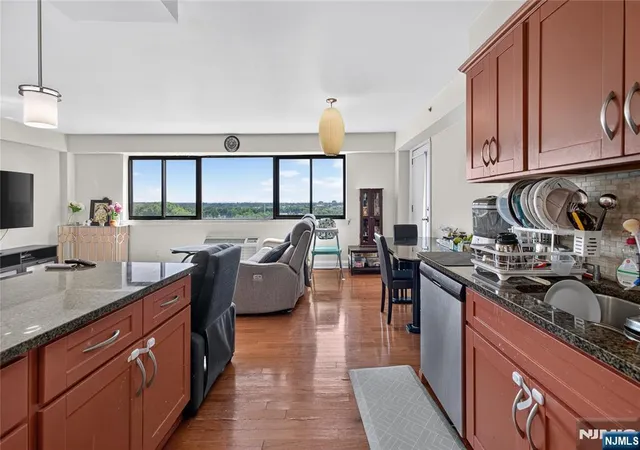 60-parkway-dr-10c-east-orange-nj-07017/hzid_4d86c118
