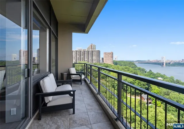 4-horizon-rd-1432-fort-lee-nj-07024/hzid_b3b53d75