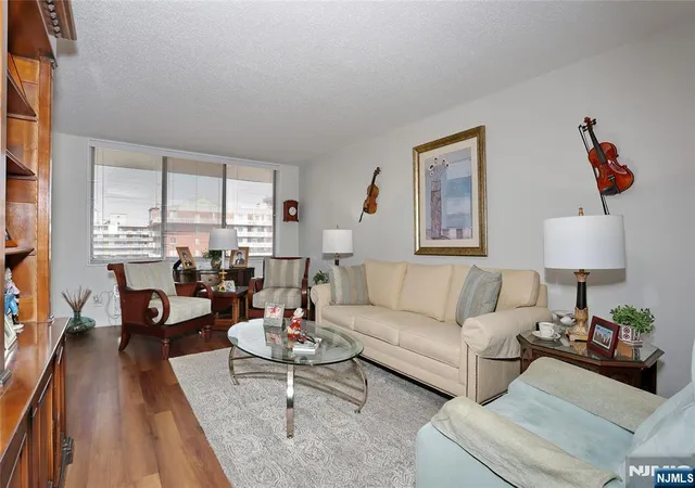 160-overlook-ave-19d-hackensack-nj-07601/hzid_7b16debe