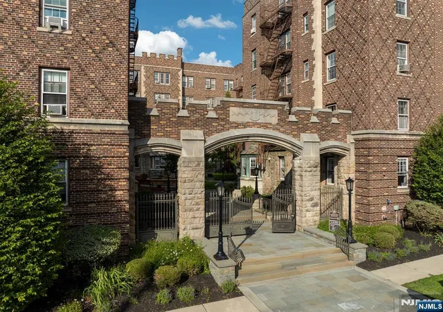 275-engle-st-b1-a-englewood-nj-07631/hzid_e3576a32