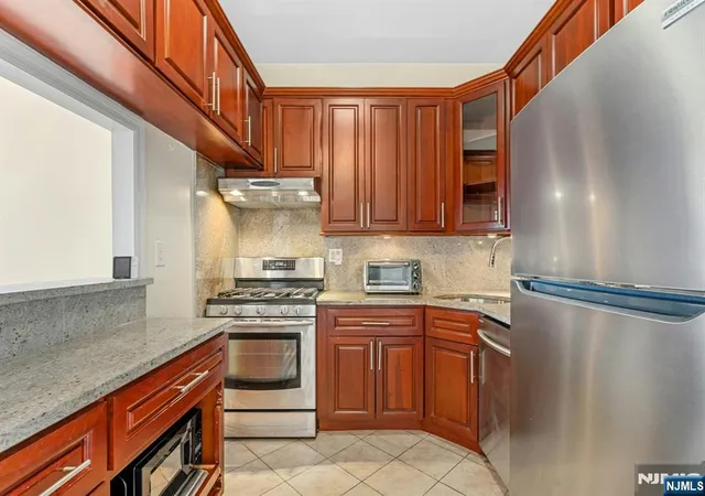 2000-linwood-ave-23n-fort-lee-nj-07024/hzid_a3cb54ec