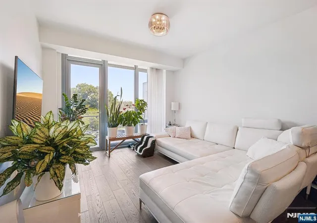 320-adolphus-ave-410-cliffside-park-nj-07010/hzid_6050a795