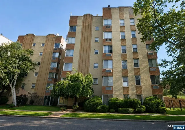 19-lyons-ave-203-newark-nj-07112/hzid_27f5a6d5