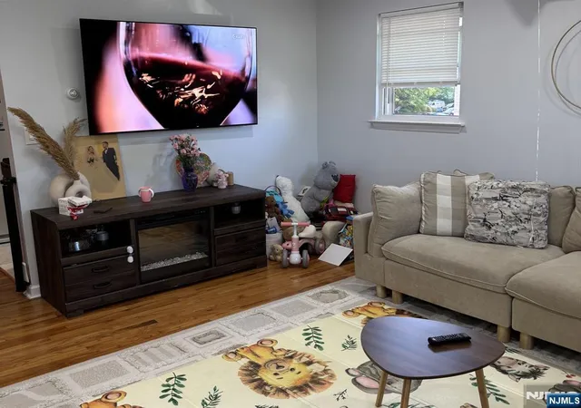 50-main-st-1b-lodi-nj-07644/hzid_ea3ff275