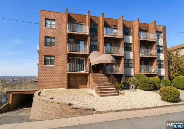 201-12th-street-18-palisades-park-nj-07650/hzid_894f7a18
