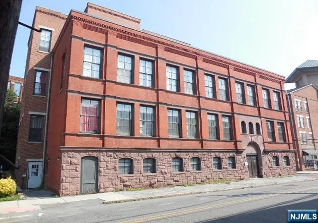 18-market-st-301-paterson-nj-07501/hzid_03a8229b