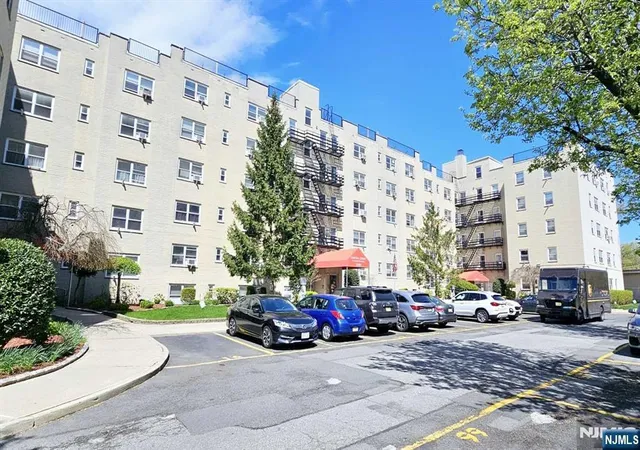 2205-central-rd-d1-fort-lee-nj-07024/hzid_b3280a21