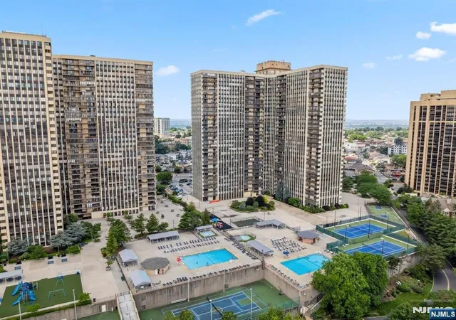 300-winston-cliffside-park-nj-07010/hzid_7b8aec5f