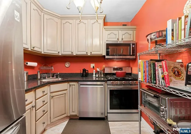 2100-linwood-ave-6c-fort-lee-nj-07024/hzid_cae9459d