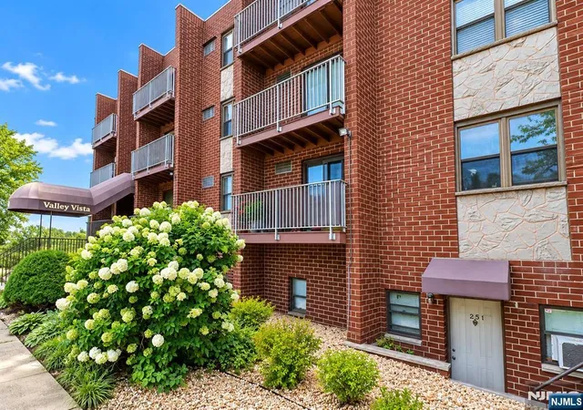 201-12th-street-24-palisades-park-nj-07650/hzid_b3697fe0