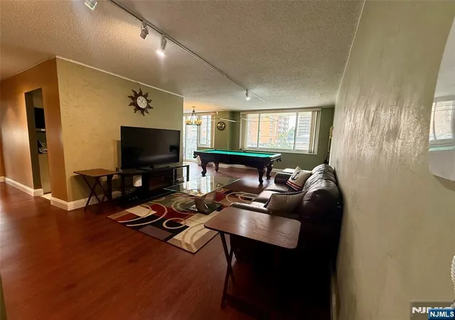 160-overlook-ave-4d-hackensack-nj-07601/hzid_496e1edf